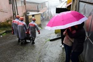 Bombeiros atendem mais de 230 ocorrências relacionadas a chuvas no Rio