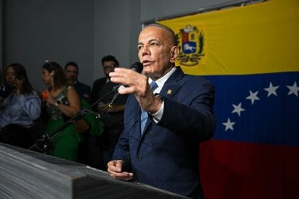 Venezuela: Quem são os candidatos de oposição a Maduro registrados para a eleição