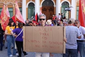 Gaúchos 'descomemoram' o golpe de 1964 com diversas ações; confira agenda de Porto Alegre