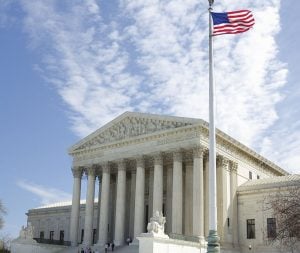 Suprema Corte dos EUA autoriza Texas a adotar novo mapa eleitoral, favorecendo republicanos