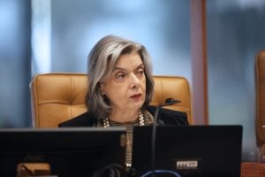 Cármen Lúcia nega pedido para anular investigação sobre as joias sauditas dadas a Bolsonaro