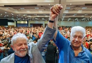 Fora do PT, o que pensa Requião sobre Lula, o PDT de Ciro e o caminho até 2026