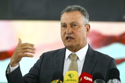Rui Costa critica ‘tendência à inércia’ no serviço público