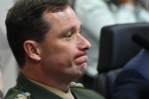 Exército barra promoções de Mauro Cid e outros militares envolvidos na trama golpista