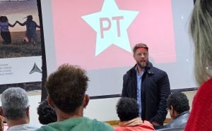 Requião e filho devem deixar o PT no Paraná: ‘Não há espaço para a política que fazemos’
