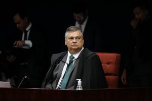 Dino suspende lei do Amazonas que proibia a linguagem neutra nas escolas