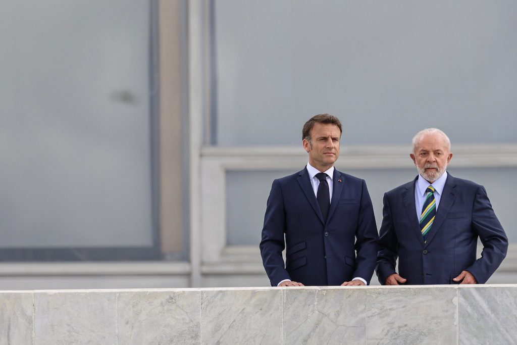 A conversa entre Lula e Macron sobre mudanças na moderação da Meta