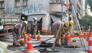 Enel culpa Sabesp por novo apagão em São Paulo; estatal nega