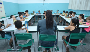 Abandono escolar atinge recorde histórico entre crianças e adolescentes do Ensino Fundamental, mostra IBGE