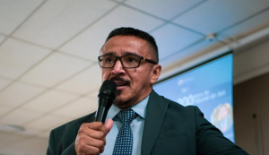 Conselho Nacional do MP mantém aposentadoria de promotor que comparou advogada a cadela