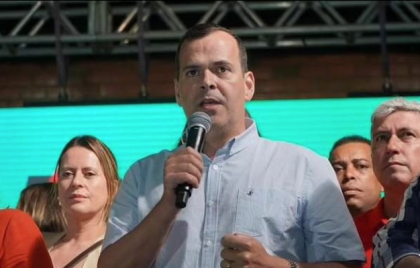 Indiciado por fraude no cartão vacinal é o único a votar a favor de Brazão no Conselho de Ética