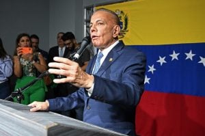 Líder da oposição na Venezuela não declara apoio a Rosales, adversário de Maduro