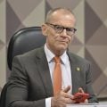 Comissão do Senado aprova proibir plano de saúde de cancelar contratos com idosos