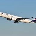 Latam anuncia compra de 24 aviões da Embraer