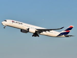 O que sabe sobre o incidente em voo da Latam que deixou feridos na Nova Zelândia