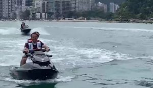 PF não indicia Bolsonaro por importunação de baleia no litoral de São Paulo