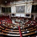Assembleia da França aprova aprova projeto para proibir a ‘discriminação capilar’