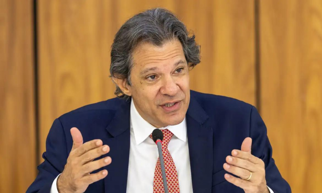 Governo descarta acabar com isenção de importados de até US$ 50 para compensar desoneração, diz Haddad