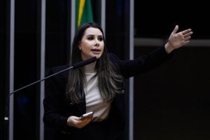 Bolsonarista Caroline de Toni à frente da CCJ acende alerta no Planalto; veja a composição completa