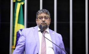 PGR dá aval a inquérito contra Quaquá por tapa em deputado bolsonarista