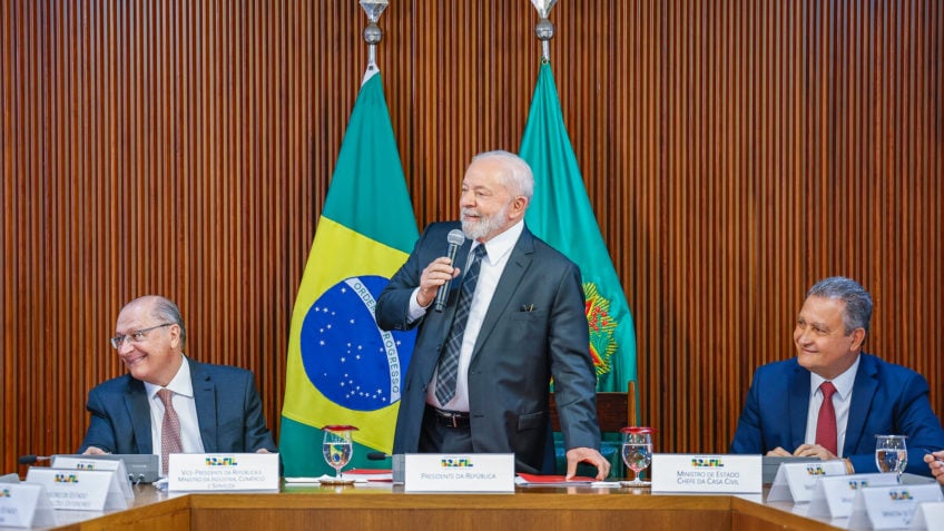 Lula comenta depoimentos sobre trama golpista: Bolsonaro era ‘covardão’ e País correu ‘sério risco’
