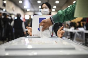 Oposição sul-coreana vence eleições legislativas e amplia maioria no Parlamento