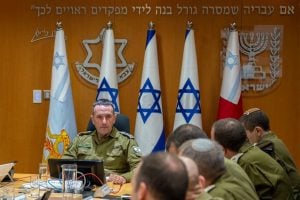 Exército israelense diz que Irã não sairá 'ileso' de seu ataque