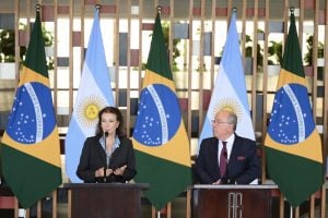 Milei não interferirá na Justiça de outros país, diz chanceler argentina sobre Moraes e Musk