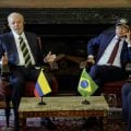 Lula e Petro discutem plebiscito como solução democrática para a Venezuela