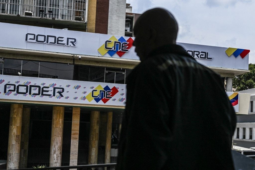 Oposição encaminha candidatura única contra Maduro na Venezuela