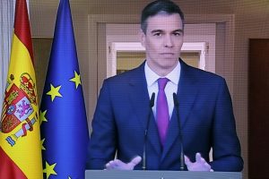 Pedro Sánchez anuncia que permanecerá no cargo de chefe de Governo