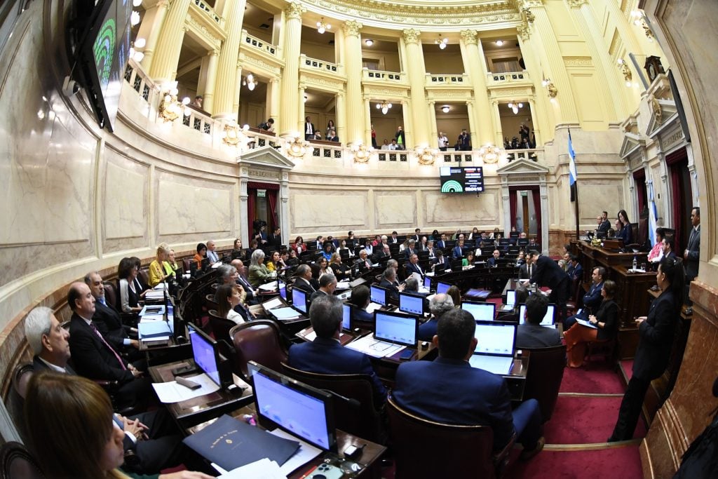 A polêmica na Argentina por aumento de salários de senadores em plena crise