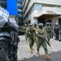 Polícia equatoriana invade embaixada mexicana e captura ex-vice-presidente Jorge Glas