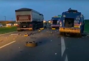 O que se sabe sobre a explosão de três carros-fortes no interior de SP