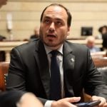 Ex-chefe de gabinete de Carlos Bolsonaro e mais 6 viram réus por ‘rachadinhas’ na Câmara do Rio