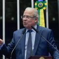 Após 19 anos, Zé Dirceu volta ao Congresso e defende reforma na estrutura militar do Brasil