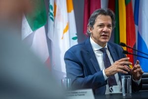 Os 'dois terços' que explicam a alta do dólar, segundo Haddad