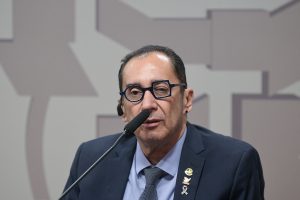 Presidente da CPI das apostas esportivas defende paralisação do campeonato brasileiro de futebol