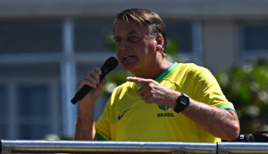 Ato de Bolsonaro no Rio de Janeiro reuniu 32 mil pessoas, calcula grupo de pesquisa da USP