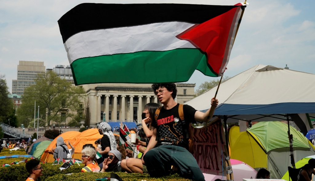 Universidade de Columbia ameaça de expulsão alunos pró-Palestina que ocupam prédio