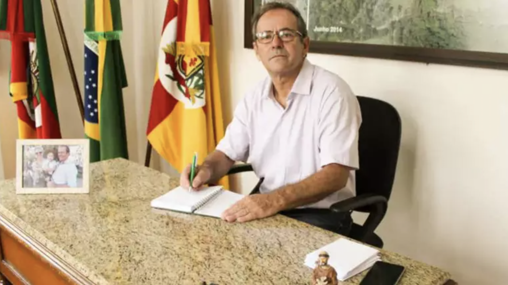 Prefeito cassado por compra de votos é reeleito em cidade gaúcha um mês depois