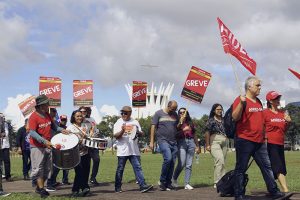 Brasil registrou 629 greves de funcionários públicos em 2023, aponta relatório do Dieese