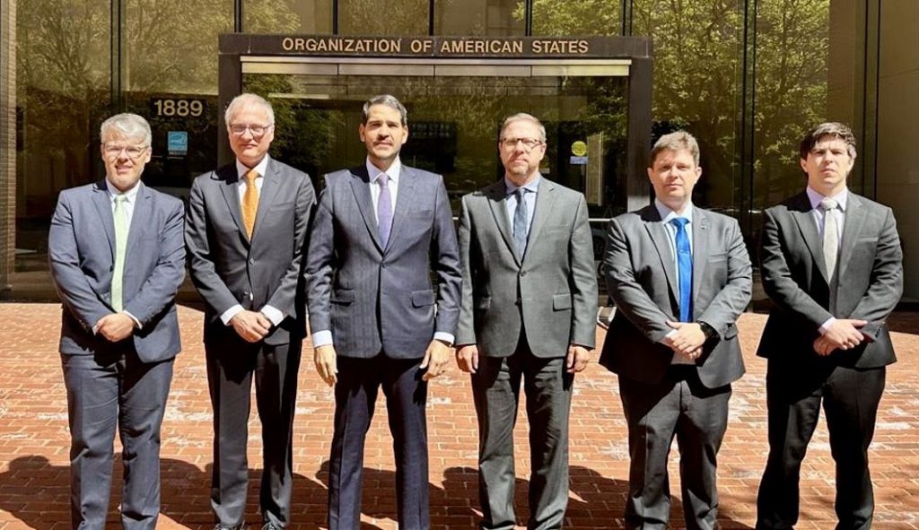 AGU critica Musk em reunião da OEA: ‘Não há imunidade digital para cometer crimes’