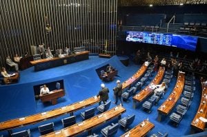 76% dos brasileiros rejeitam a PEC que turbina salários de juízes, aponta pesquisa Quaest