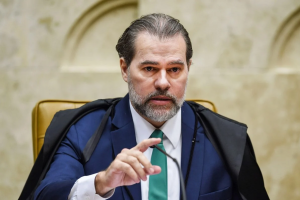 Toffoli brinca sobre multas contra o X impostas por Moraes: 'muito leves'