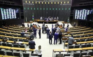 Câmara aprova a retomada de seguro obrigatório, em vitória do governo Lula