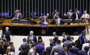 Câmara aprova regime de urgência para três projetos de lei