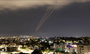 Irã se considera vingado e alerta a Israel que não responda