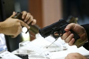 Câmara pressiona para votar PL que flexibiliza regras estaduais para porte de armas