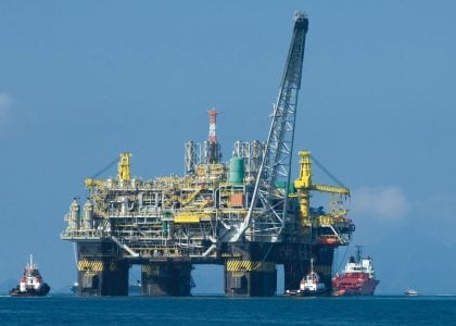 Petrobras e empresas chinesas vencem leilão de petróleo no Rio